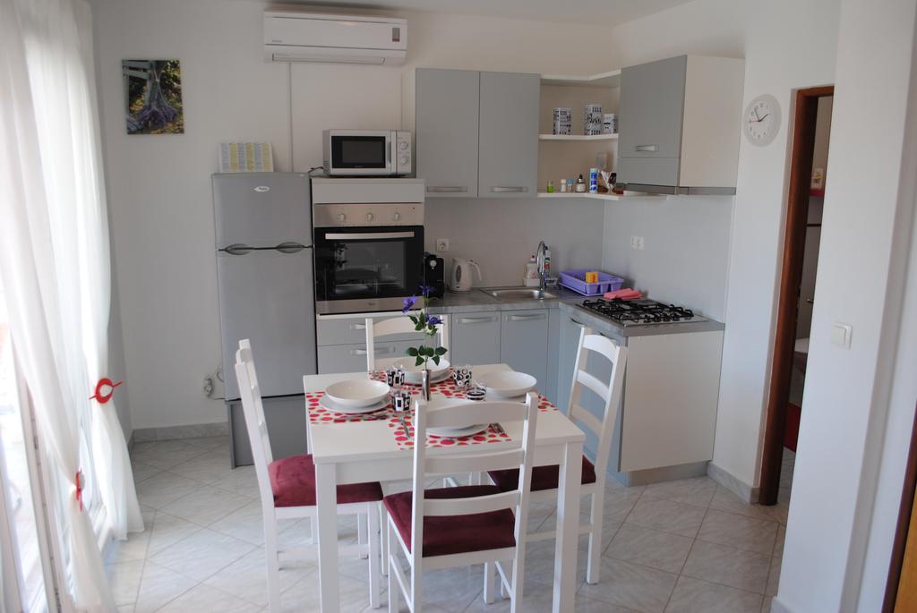 Apartments Vidolma Povljana Exterior photo